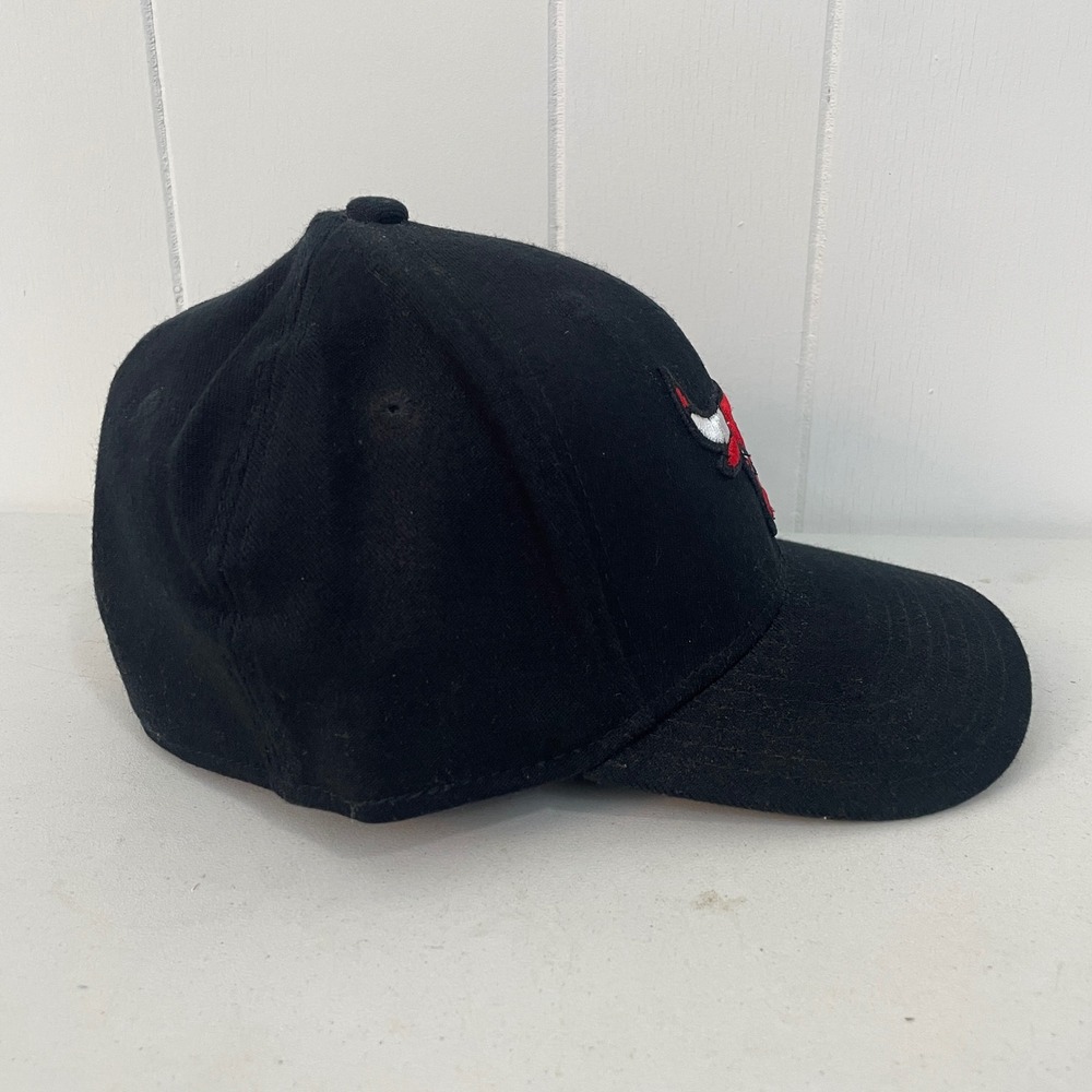 Adidas Chicago Bulls NBA Fitted Hat Cap Black L/XL Fitmax 70 Basketball - Picture 2 of 7